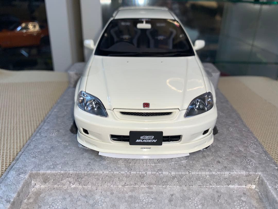 MOTOR HELIX 1/18 ホンダシビックtypeR(ホワイト)