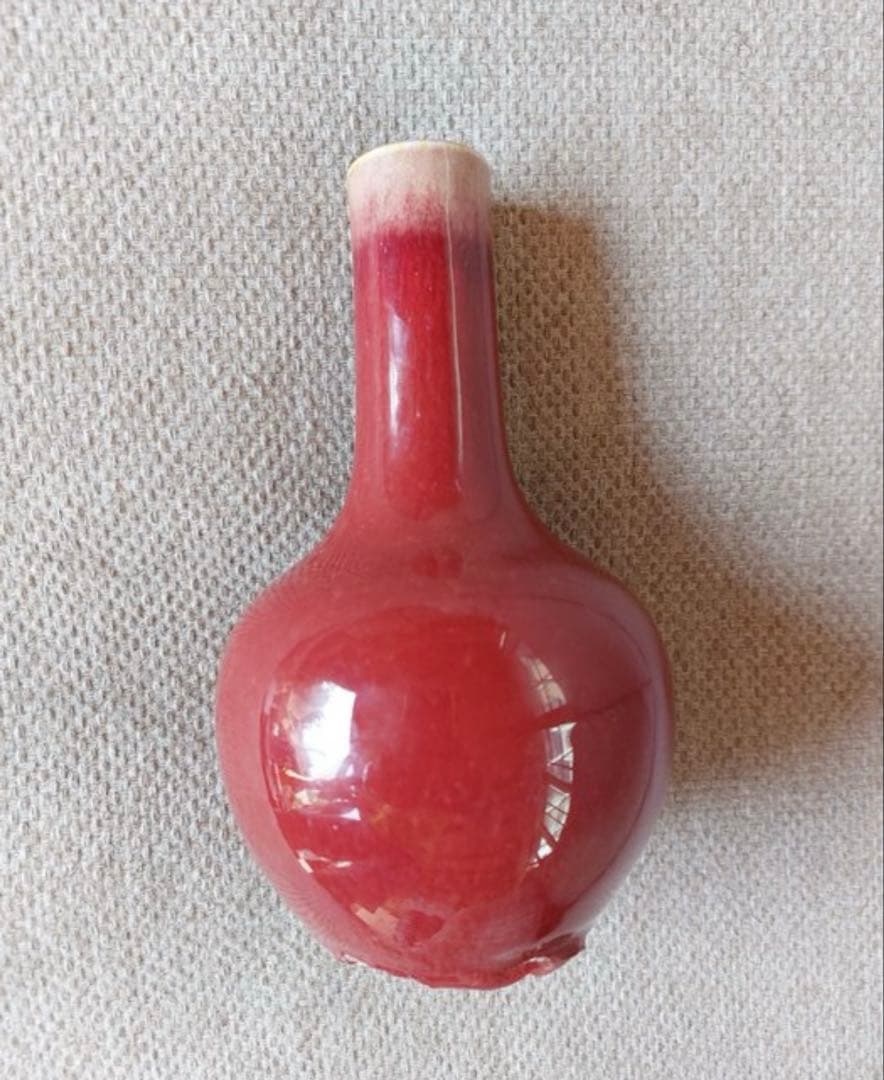 中国古美術品　清の時代　郎窯紅　天球瓶　花瓶　高さ約18cm