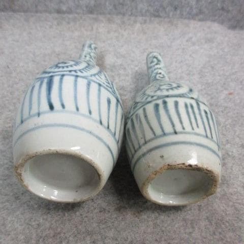 古伊万里 染付 蛸唐草模様 御神酒 徳利 2本 [B24439]