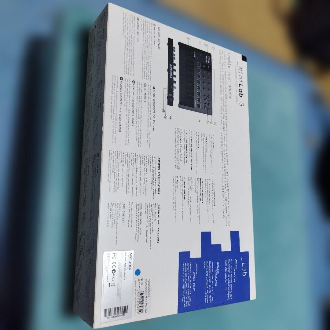 Arturia MiniLab 3 MIDIコントローラー