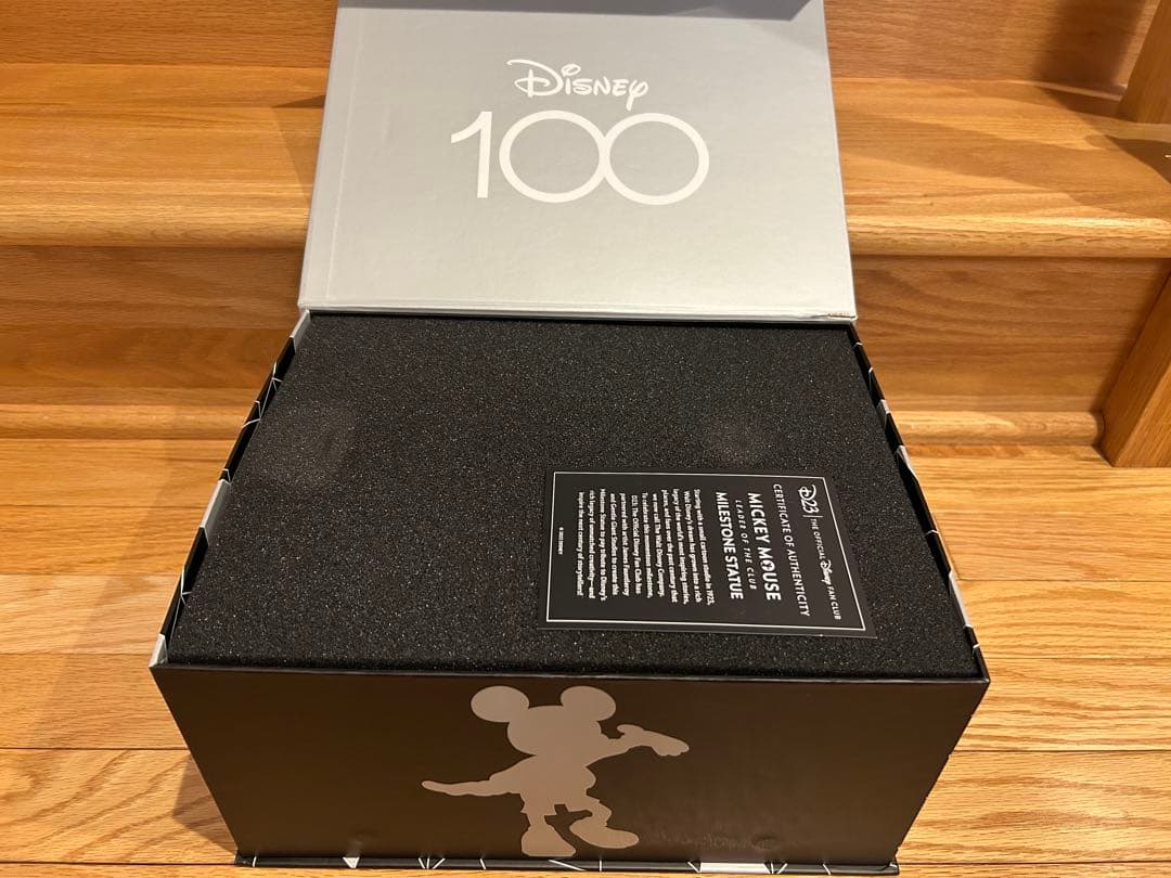 D23 ディズニー　ミッキーマウス　フィギュア　シルバー　限定　非売品　2023