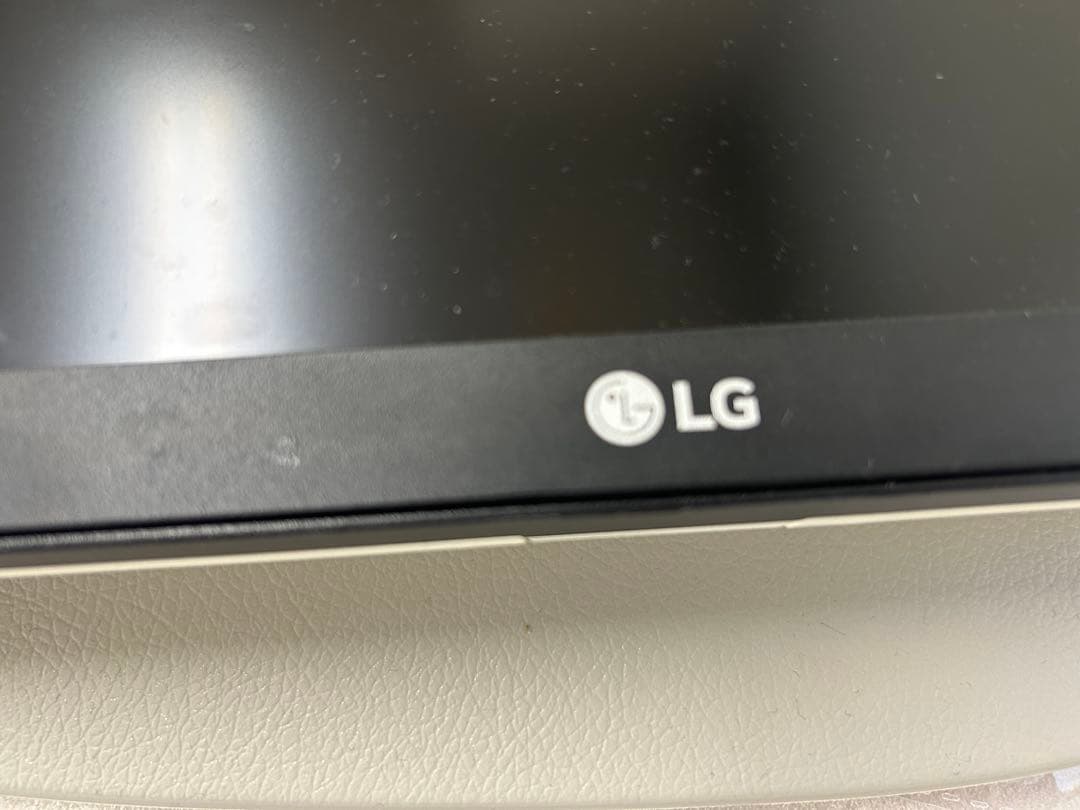 コムギ。LG モニター 27UL850-W / 27インチ