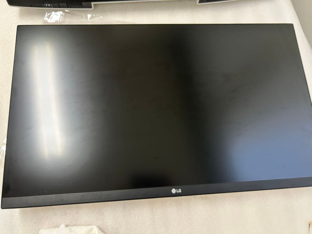 コムギ。LG モニター 27UL850-W / 27インチ
