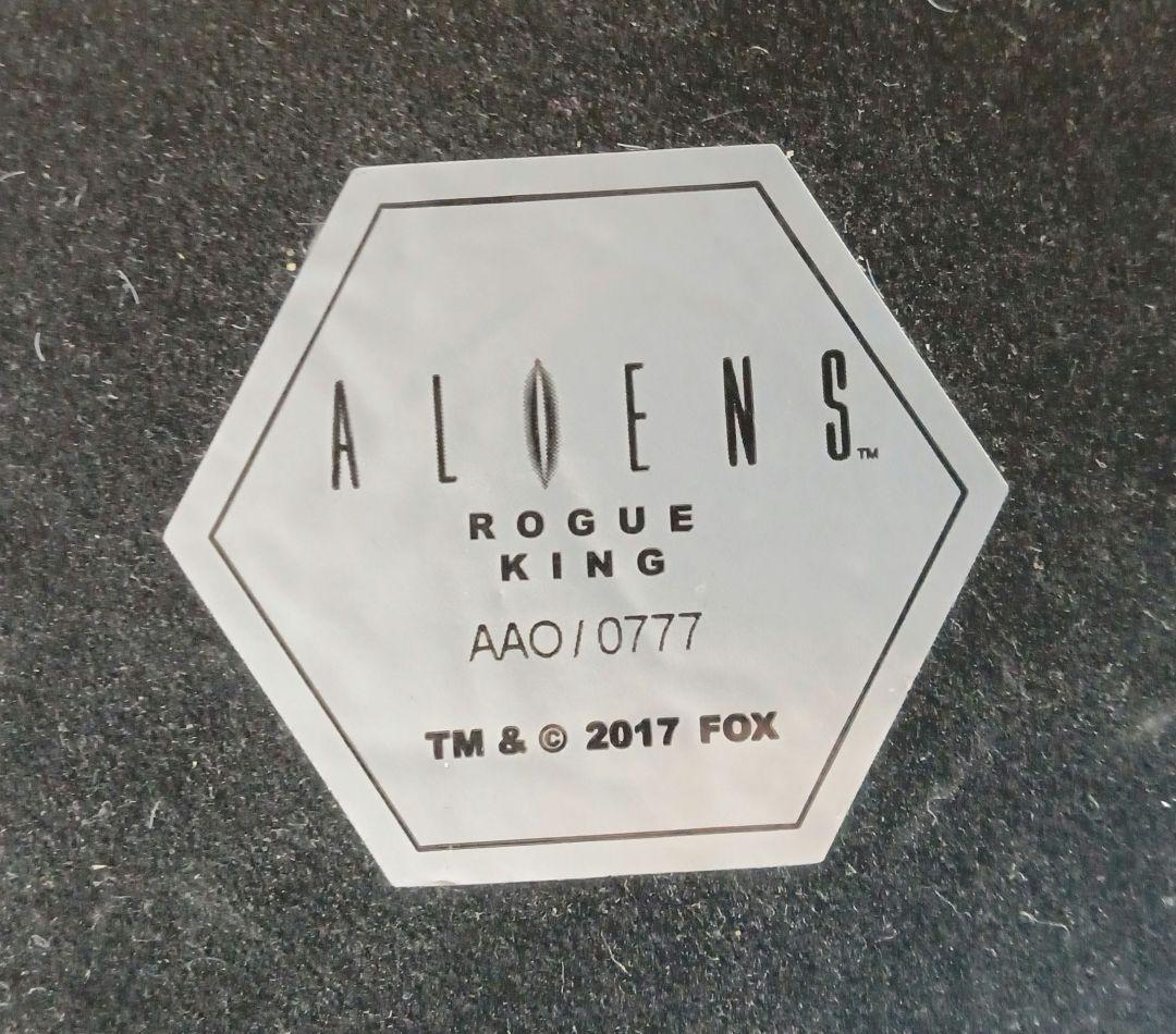 aliens エイリアン 怪物フィギュア 紫色 箱無