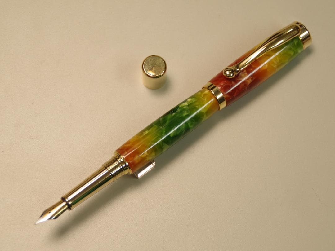 万年筆　竹内靖貴モデル　マーブルグリーン