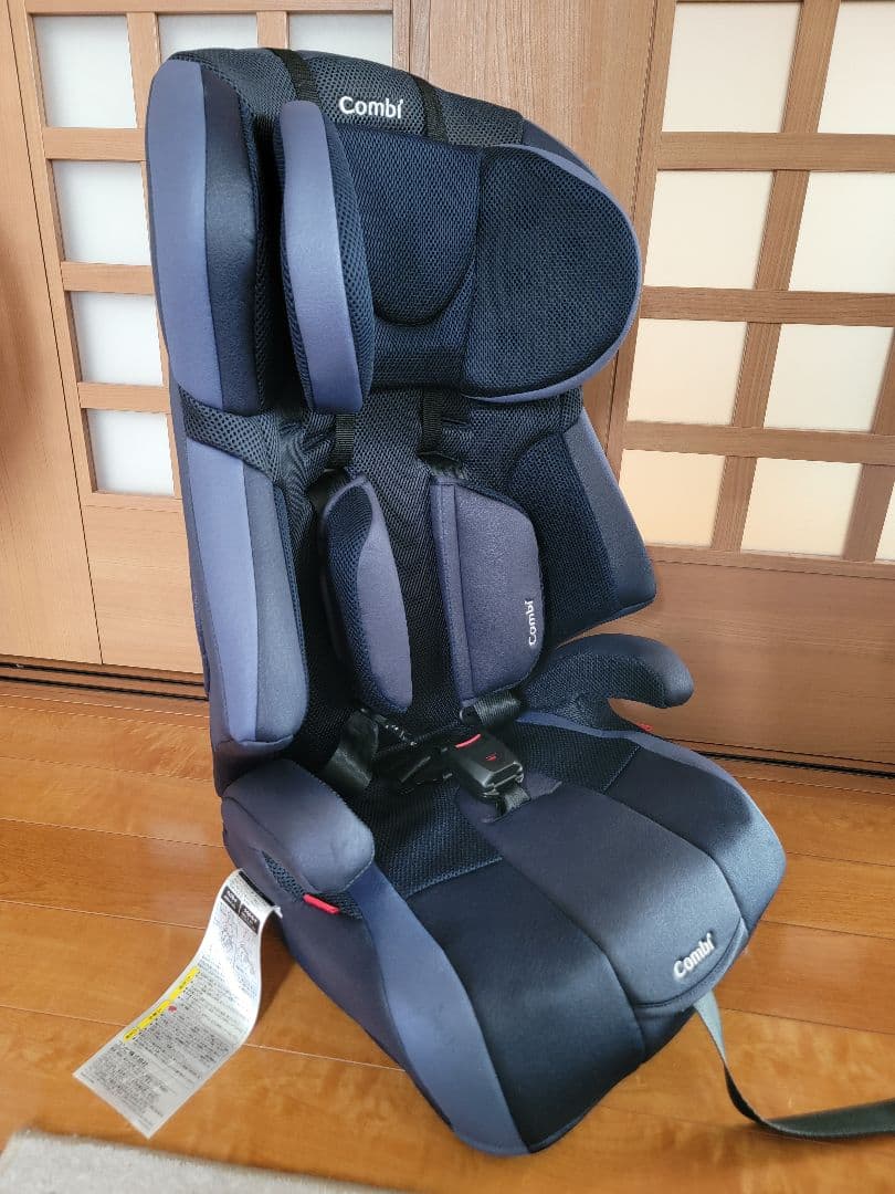 Combi チャイルドシート ネイビー