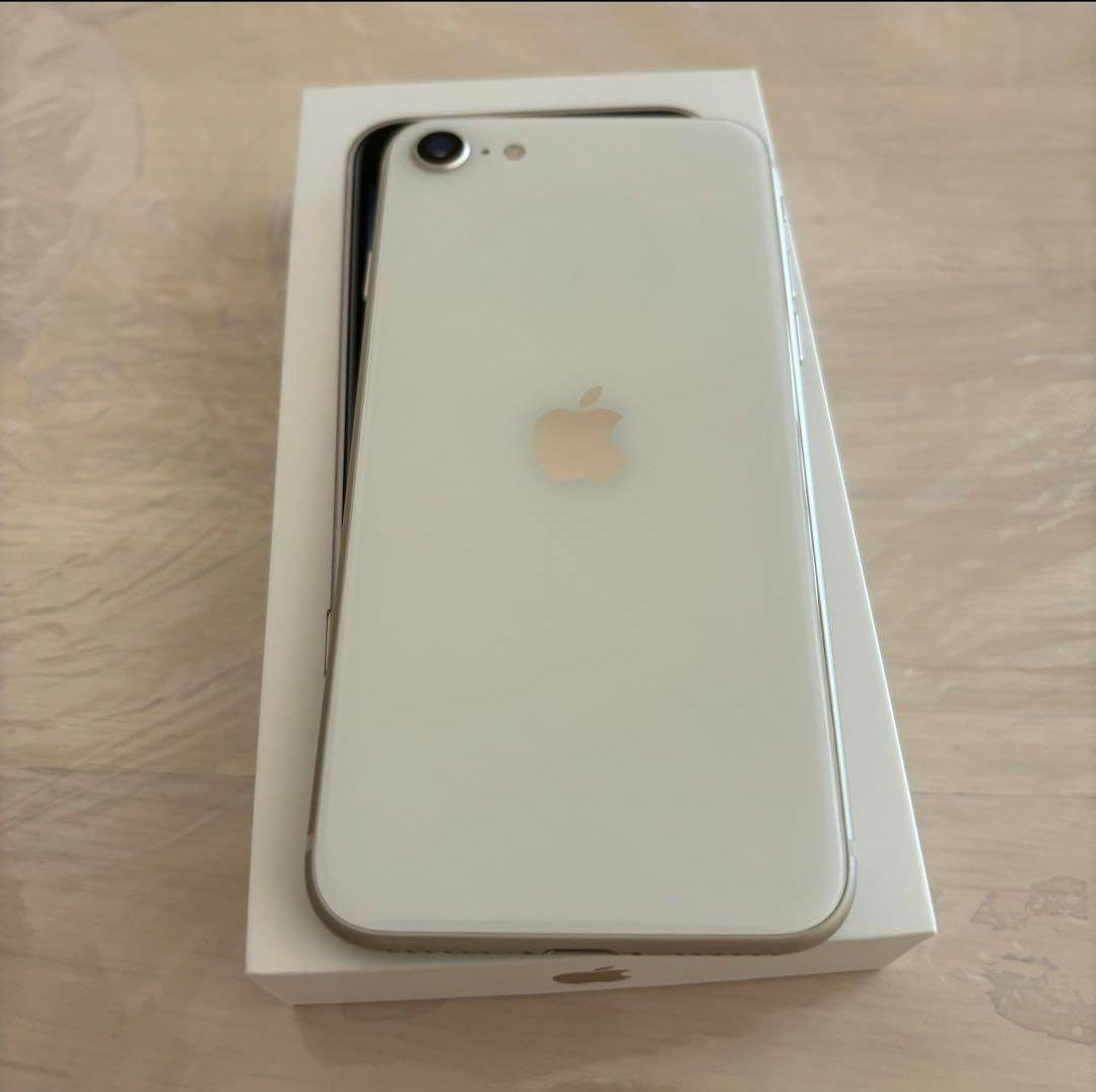 【美品】iPhone SE 第3世代 スターライト 64 GB SIMフリー