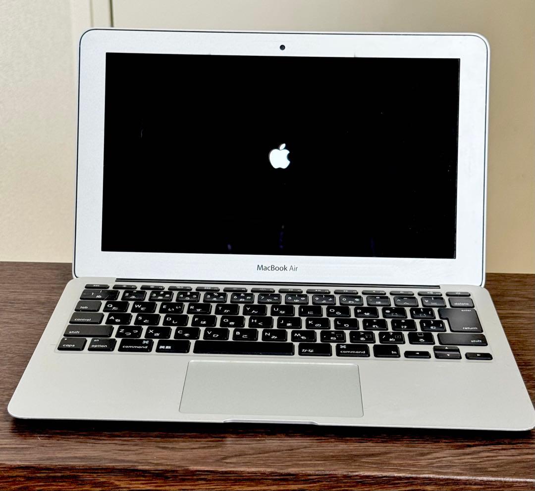 中古 MacBook Air 11インチ (Early 2015)