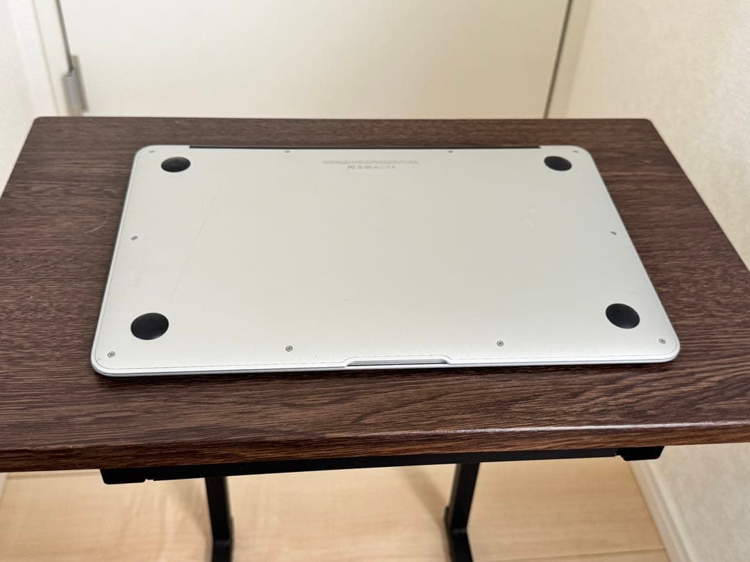 中古 MacBook Air 11インチ (Early 2015)