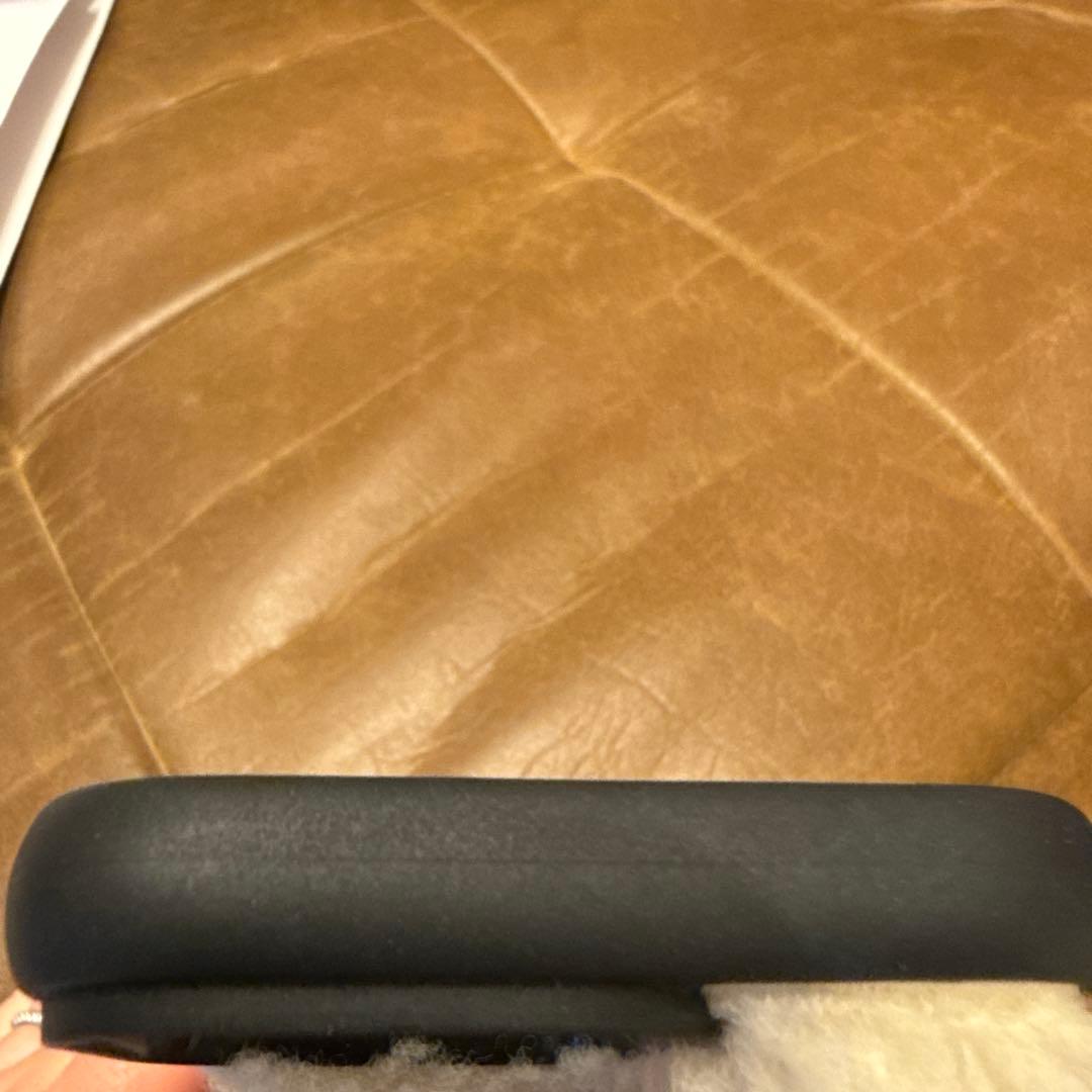 PRADA ファー iPhone14pro ケース