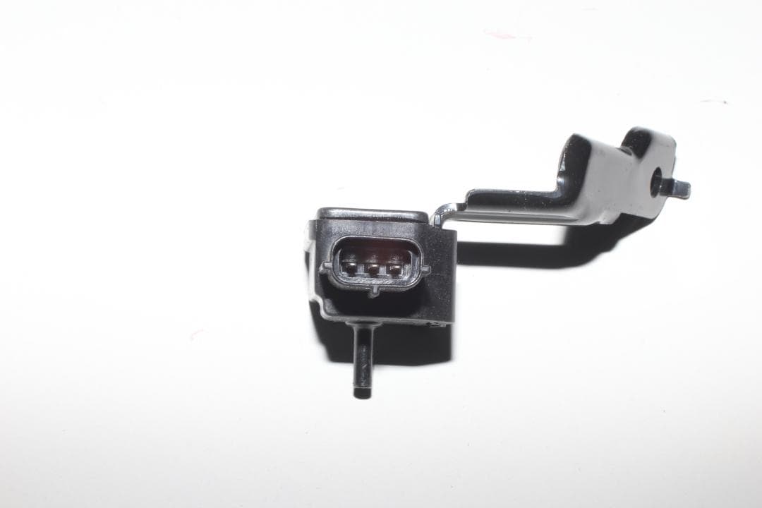 RX-7 FD3S ブーストセンサー 圧力センサー N3A1-18-211 純正