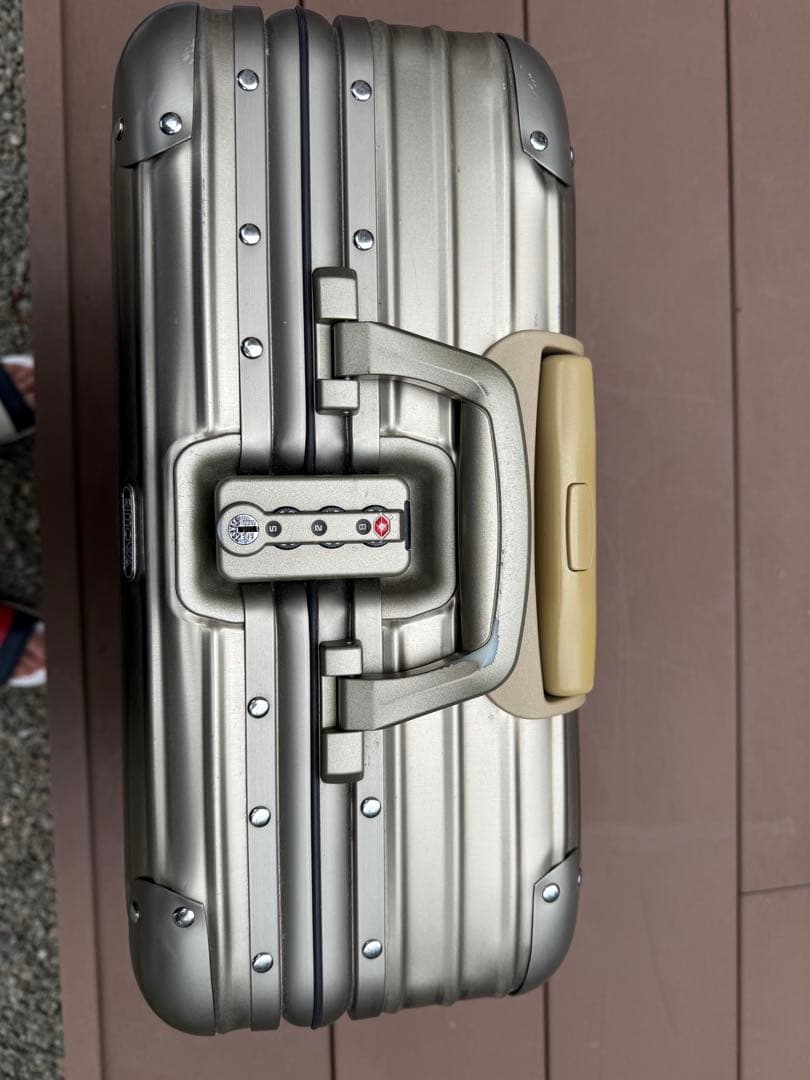 廃盤 リモワ ゴールド アタッシュ ビジネス キャリーケース トパーズ