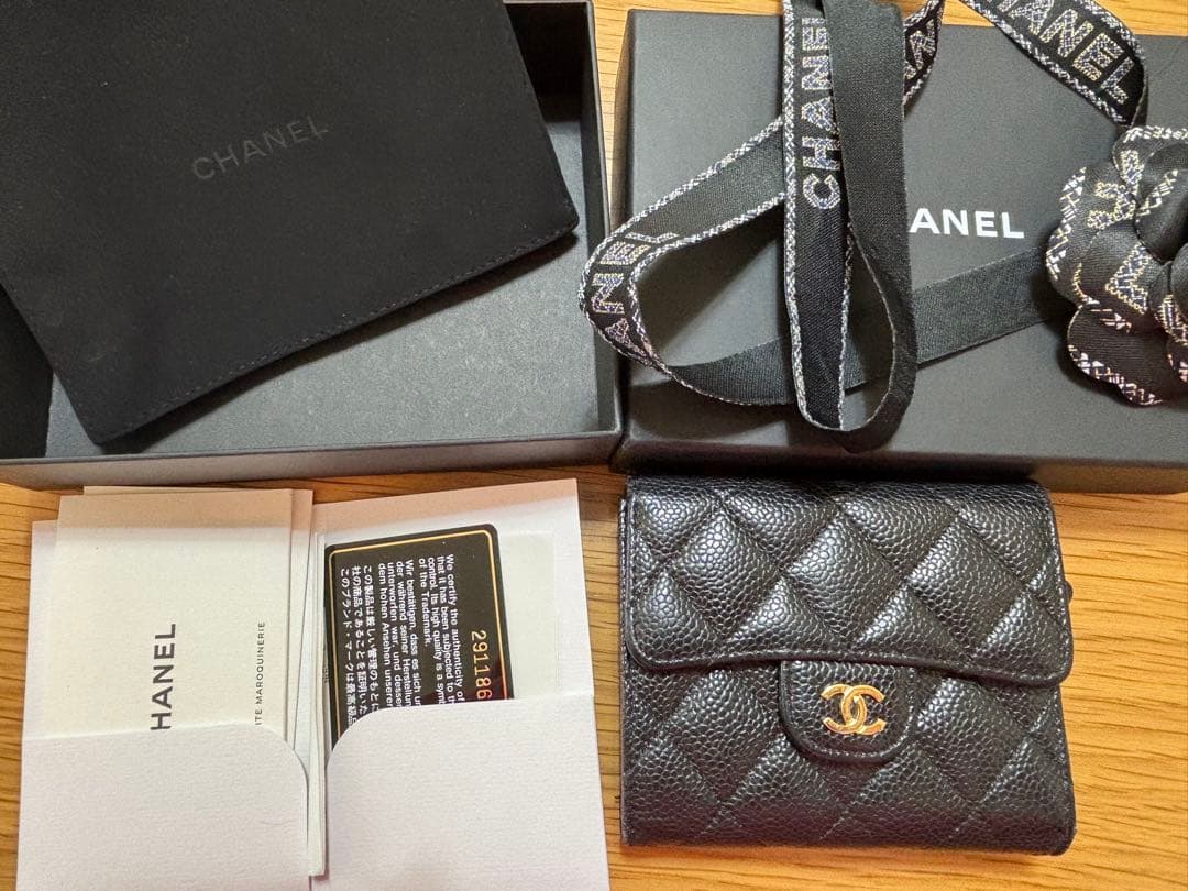 CHANEL キャビアスキン　マトラッセ 財布