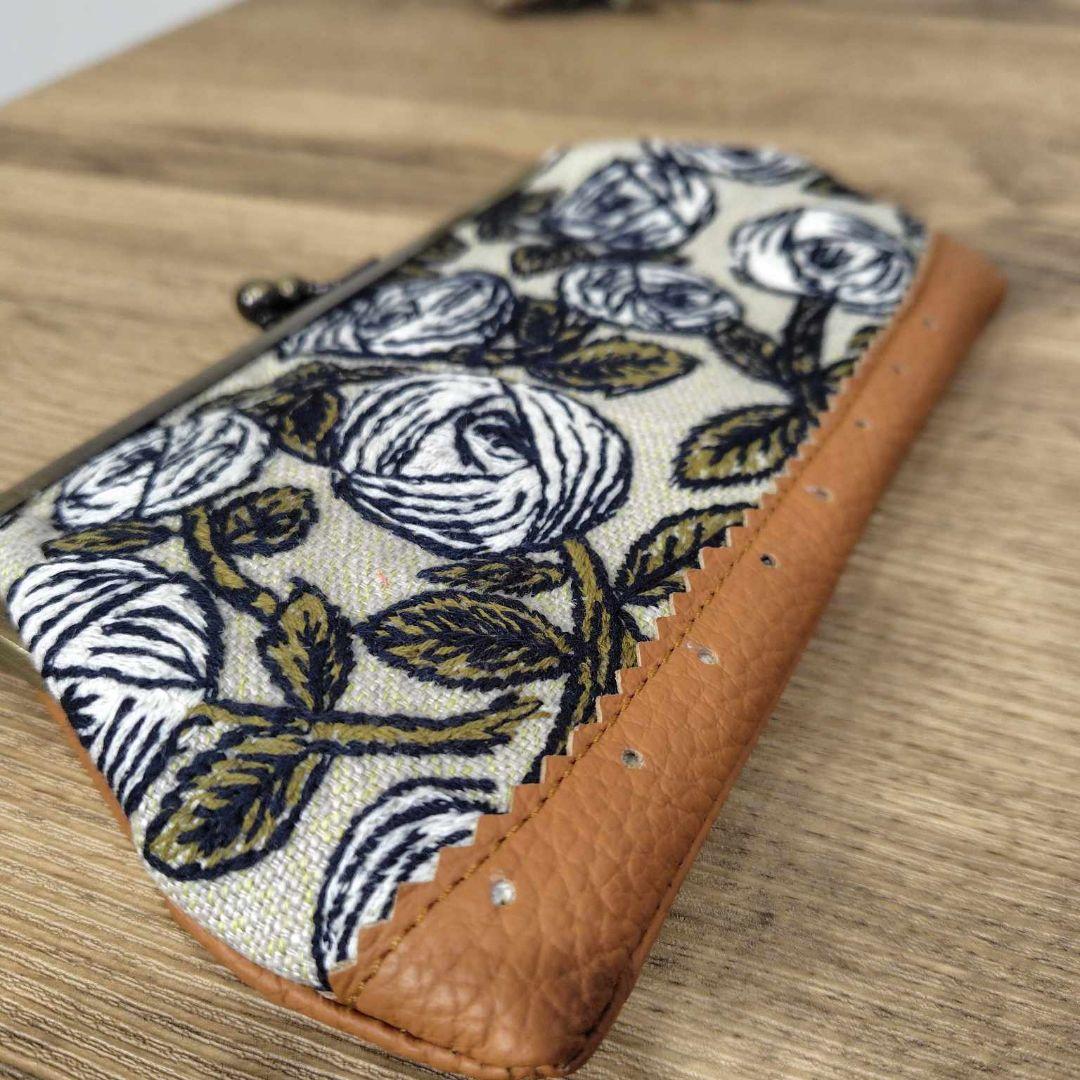 し*ん様 ミナペルホネン/Rosyロージィベージュ牛革キャメル/がま口牛革長財布