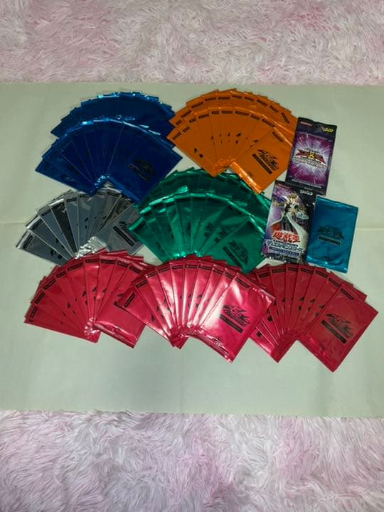 値下げけ継続中！遊戯王 引退品 レリーフ117種170枚＋非売品パック100枚他