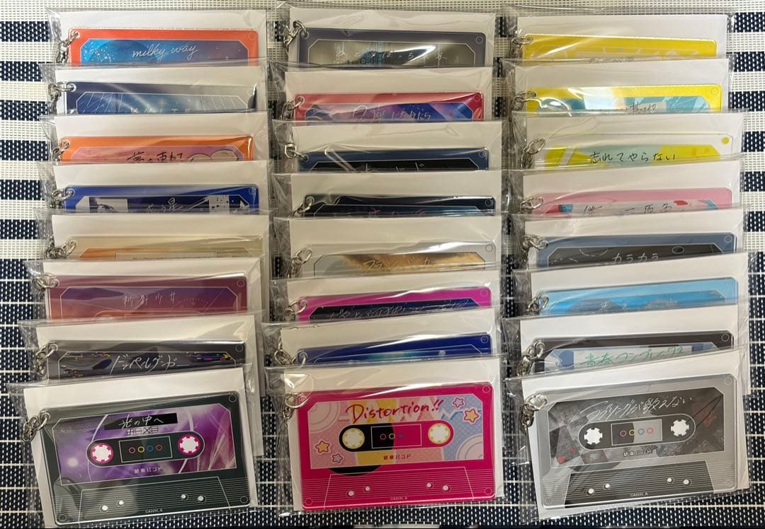 ぼっち・ざ・ろっく！ 結束バンド カセットテープ風アクリルチャーム 全種類