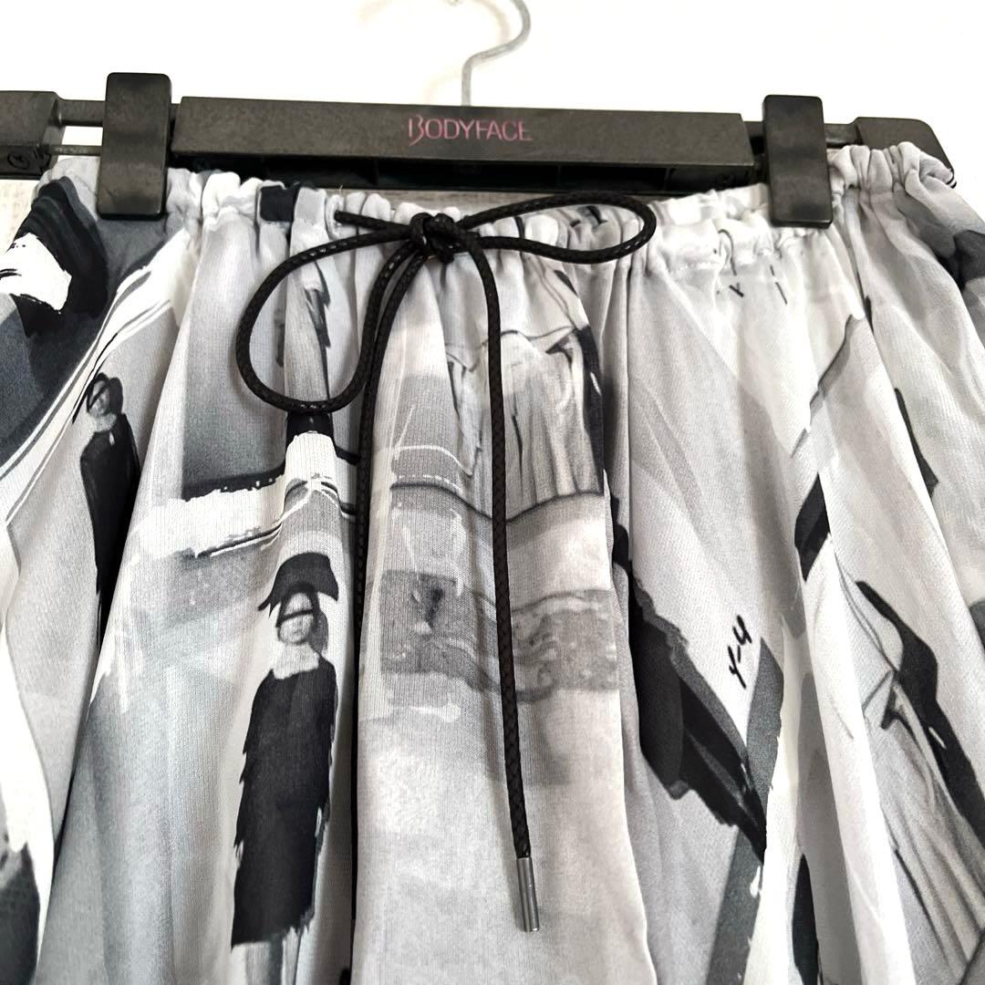 リミフウ　写真プリント　グレー ブラック スカート