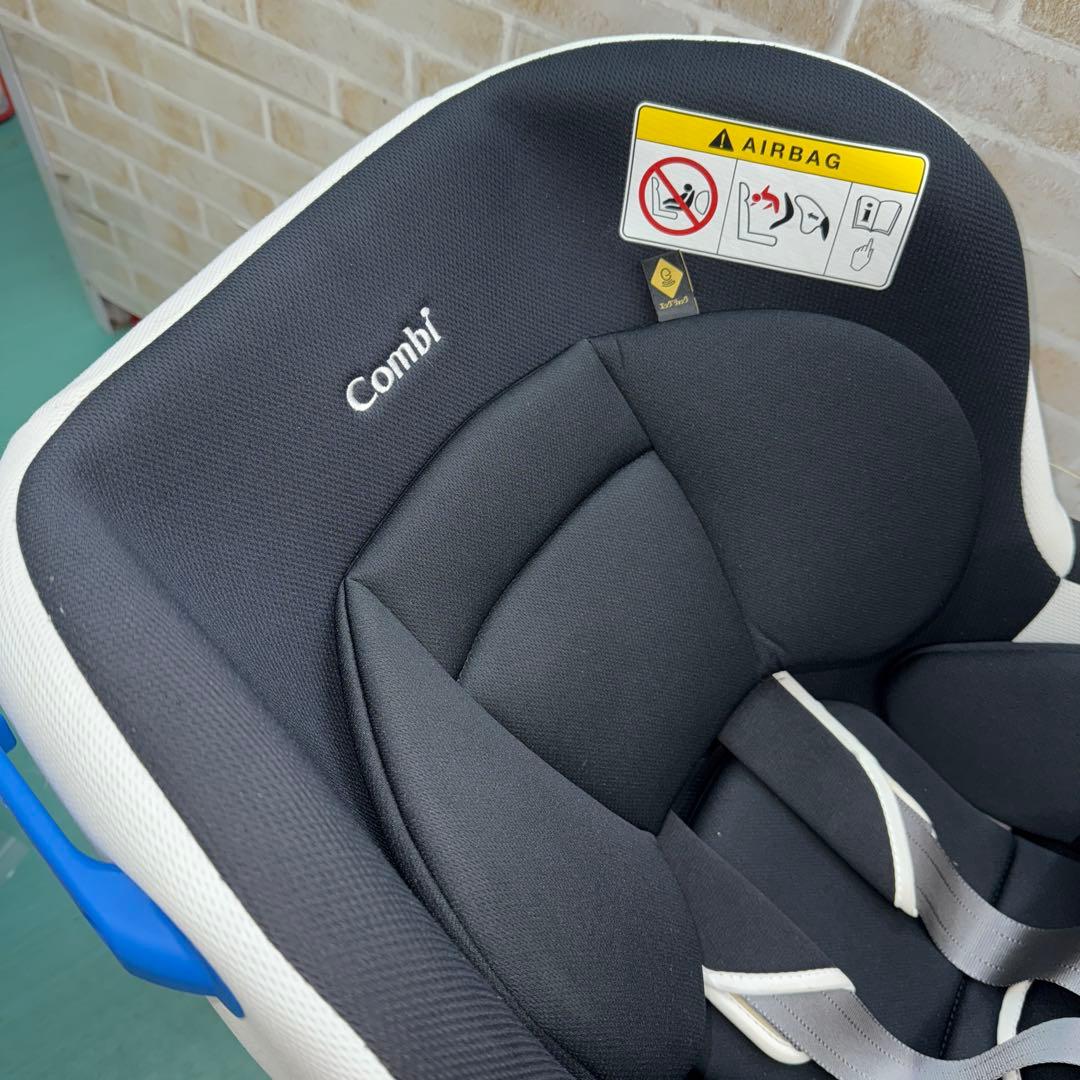 コンビ　チャイルドシート ウィゴー　新生児から　日本製