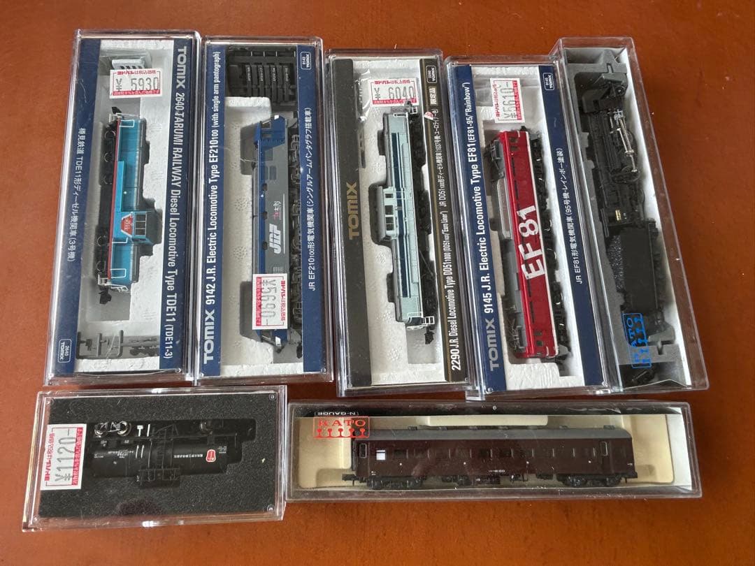 複数の鉄道模型車両セット
