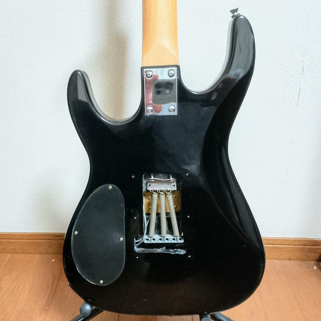 Flavor　エレキギター　トレモロユニット搭載　弦は新品に交換済み！