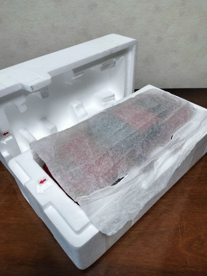 京商1/18フェラーリ512BBi 【新パッケージ】レッド