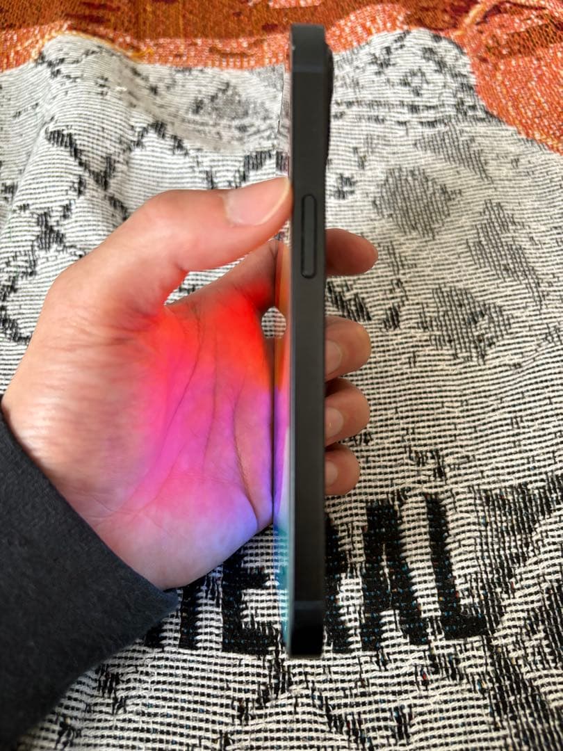 Apple iPhone 13 ブラック 本体　simフリー