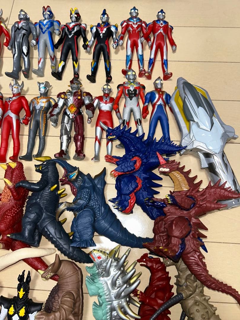 ウルトラマン　怪獣　フィギュア　セット 約50体 ソフビ　ギンガスパーク　ライブ