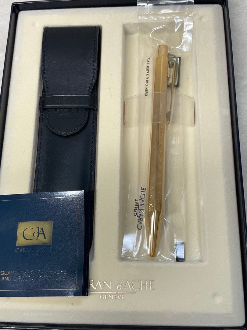 【未開封品】 CARAN dACHE カランダッシュ ゴールドカラー ボールペン