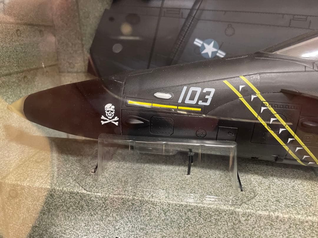 【入手困難超希少】エリートフォース1:18 F/A-18 ジョリー ロジャース♪