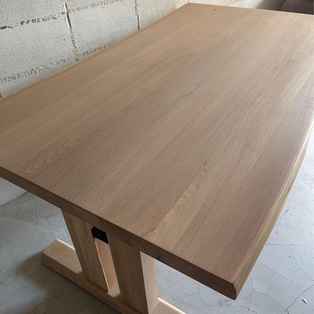 天然木無垢材　耳付き　ダイニングテーブル　二本脚