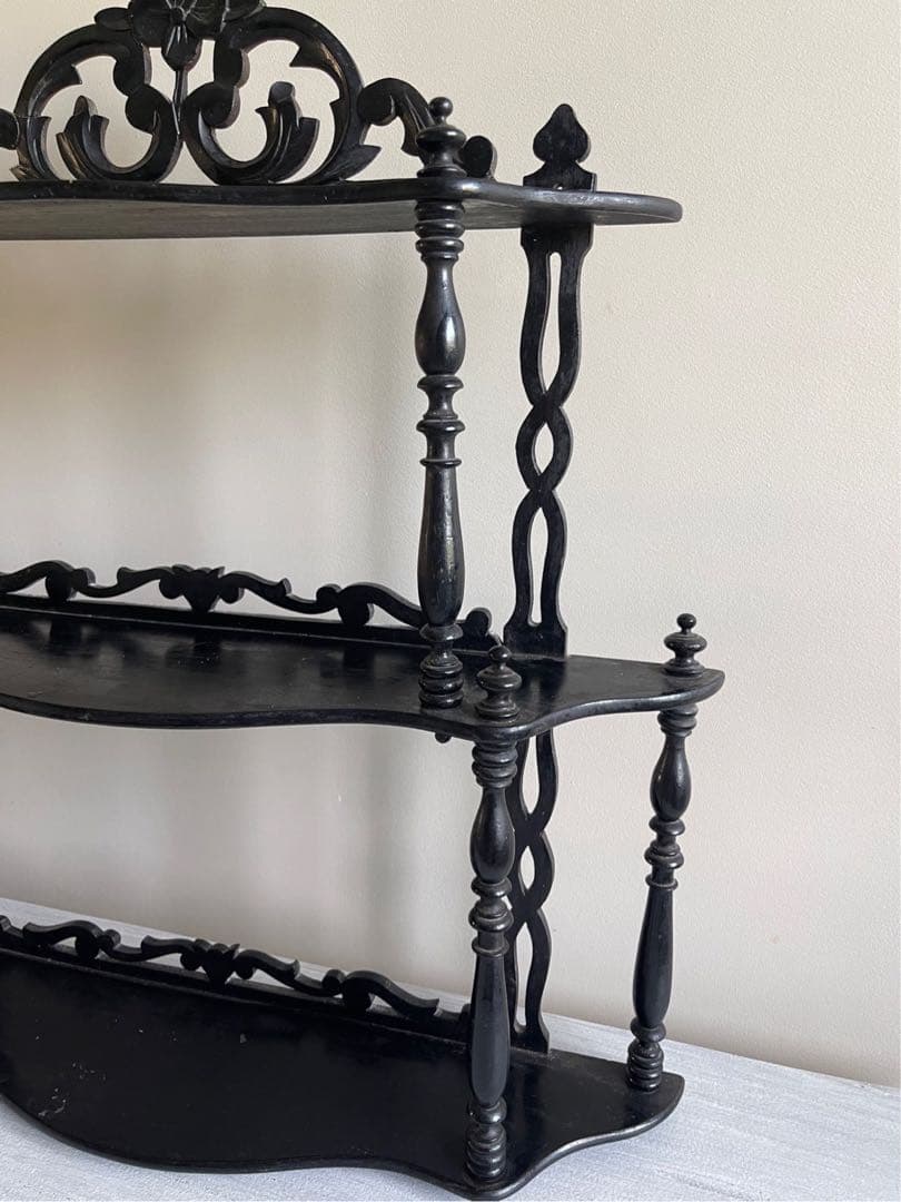 【き21】80 フランスアンティーク　黒 ナポレオンシェルフ ブラック