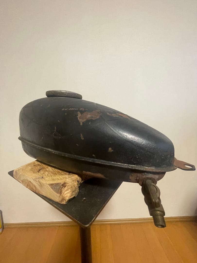 汎用.流線型　ナロータンク　ピーナッツタンク　リブ　付き