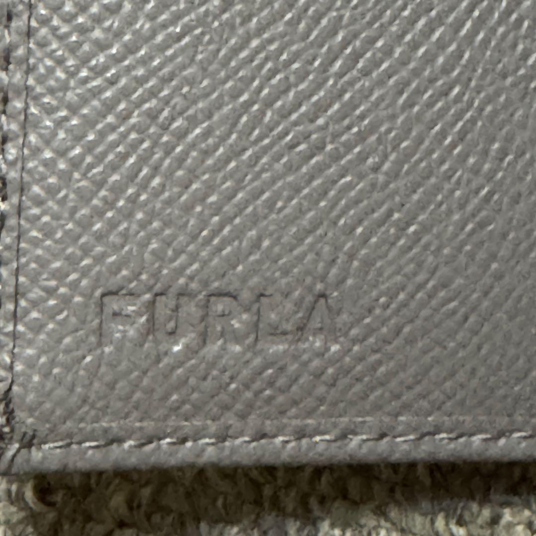 【美品】FURLA フルラ　二つ折り財布　ベージュ　週1回半年使用　即購入OK！