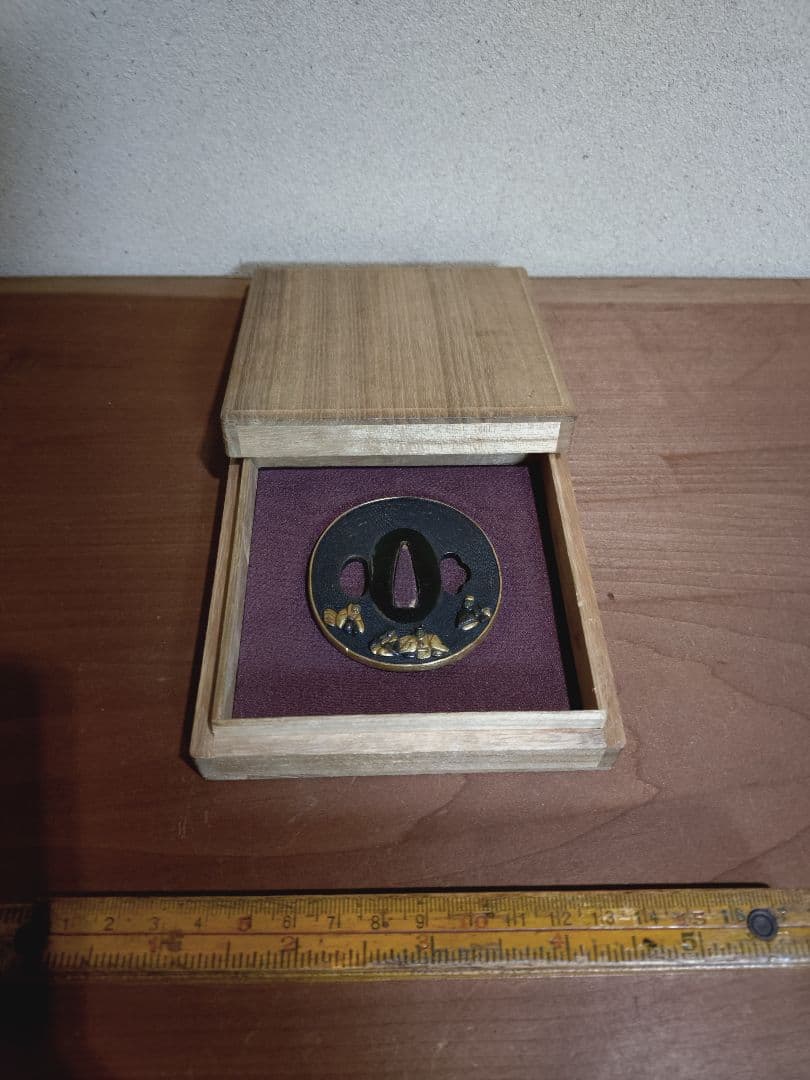 赤銅 魚子地 象嵌 人物 鍔 武者 僧侶 金工 武具 刀装具