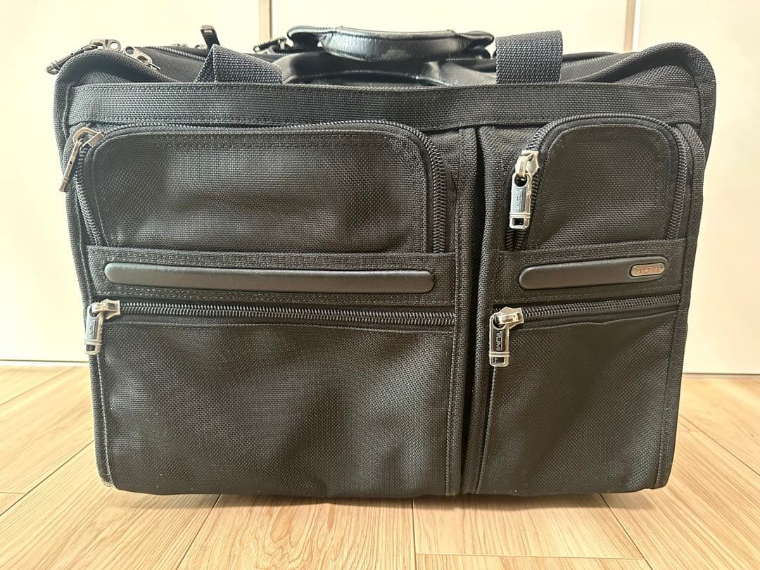 TUMI キャリー ビジネスバッグ 機内持込可能 ブリーフケース 26103D4