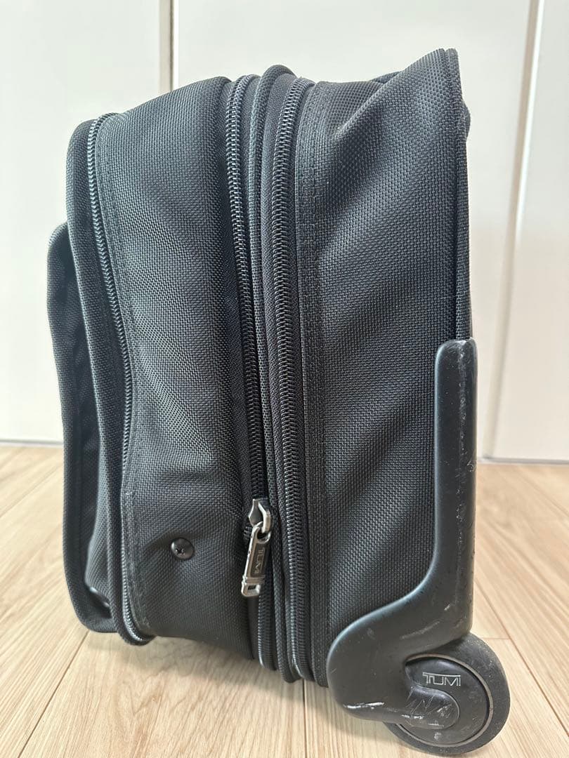 TUMI キャリー ビジネスバッグ 機内持込可能 ブリーフケース 26103D4