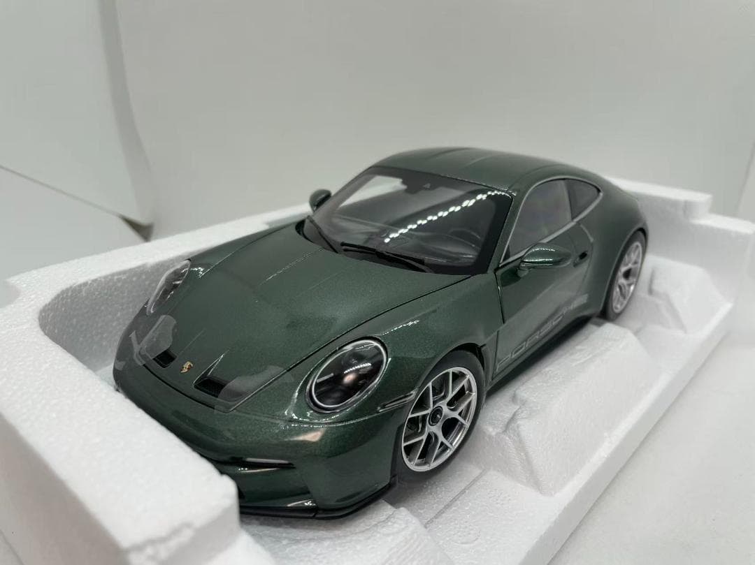 304-049 ノレブ 1/18 ポルシェ 911 S/T 2023