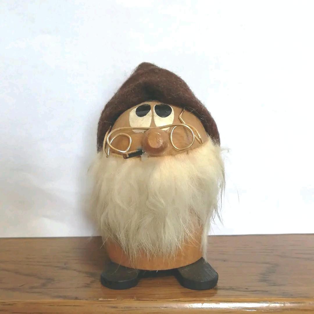 ヴィンテージ　木造りのお人形