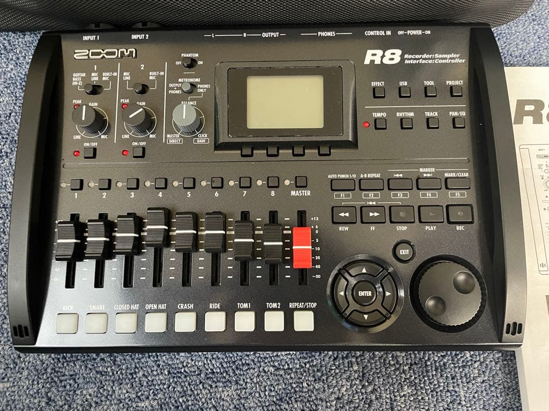美品 ZOOM R8 マルチトラックレコーダー　ZOOM SCR-16バック付き