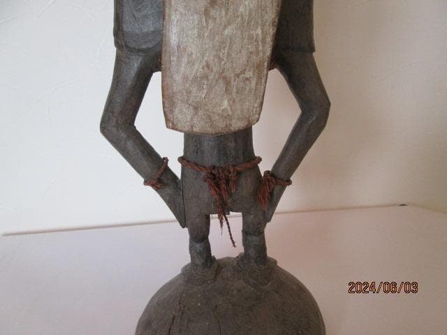 アンティーク木彫フィジー製1986年現地で購入した木彫の目と額に貝殻の植え込み