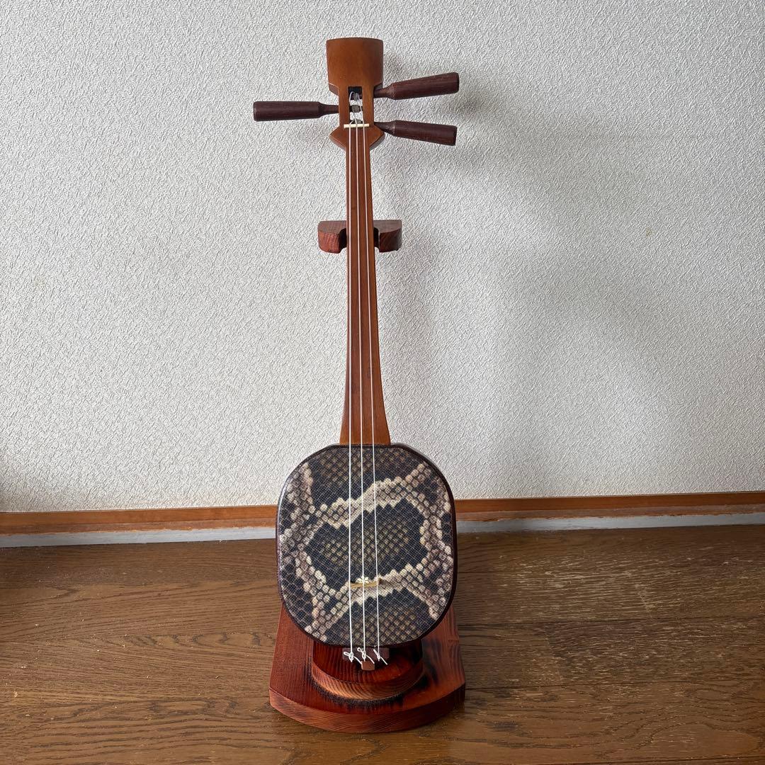 ミニ三線 木製　蛇皮模様
