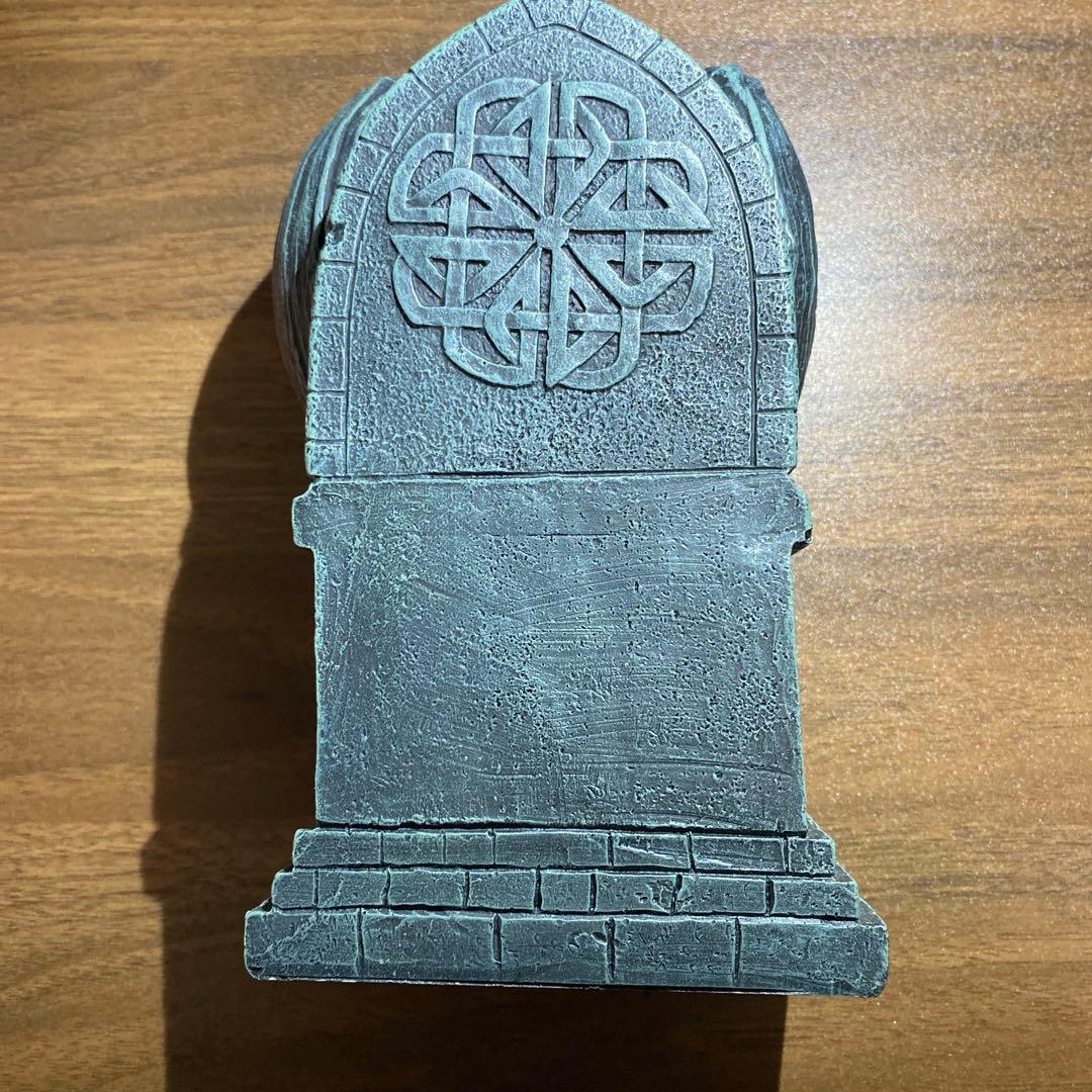 頬杖をついて考え中　中世教会　考えるガーゴイル像 像 ストーン風 彫像 彫刻