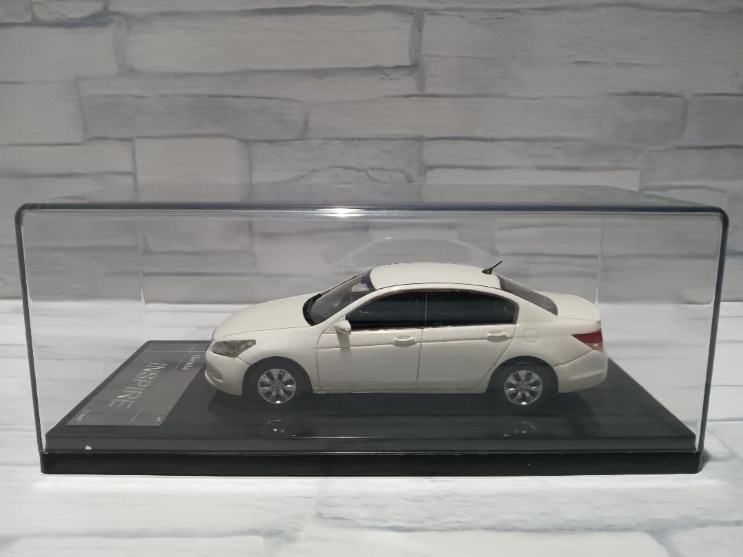 1/43 ホンダ　インスパイア　ミニカー　プレミアムホワイトパール