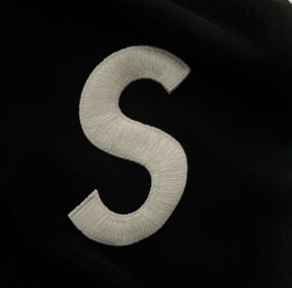 極希少✨S刺繍 ジッパーパーカー 黒~~