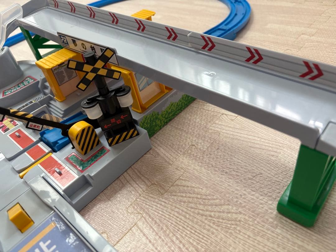 【お値打ち】トミカ ぐるぐるシュート!! DXトミカパーキング他　4点セット販売