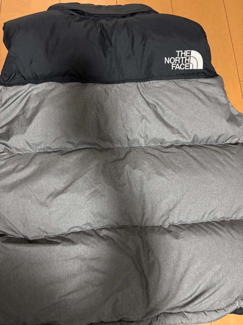 THE NORTH FACE ダウンベスト グレー/ブラック