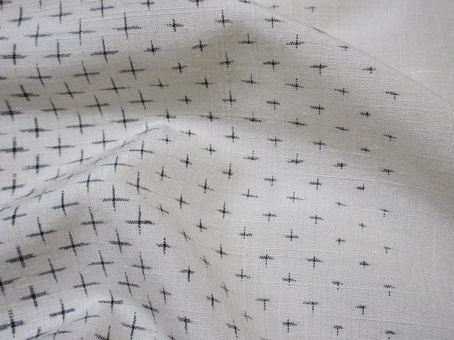 おしゃれ蚊絣：白い紬織着物：美品：13号：袷正絹：トールサイズ：P22