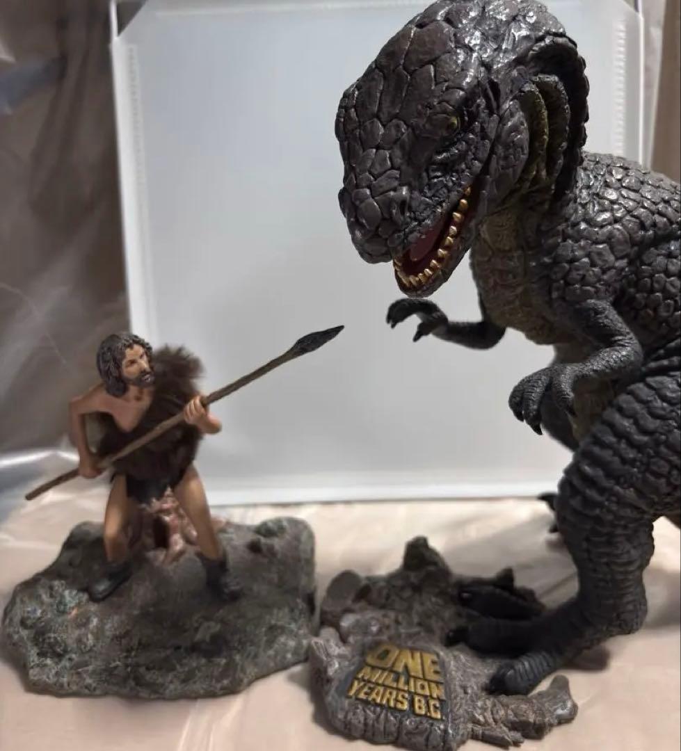 値下げ◆『恐竜100万年』32cmアロサウルス vs.トゥマク ソフビXPLUS