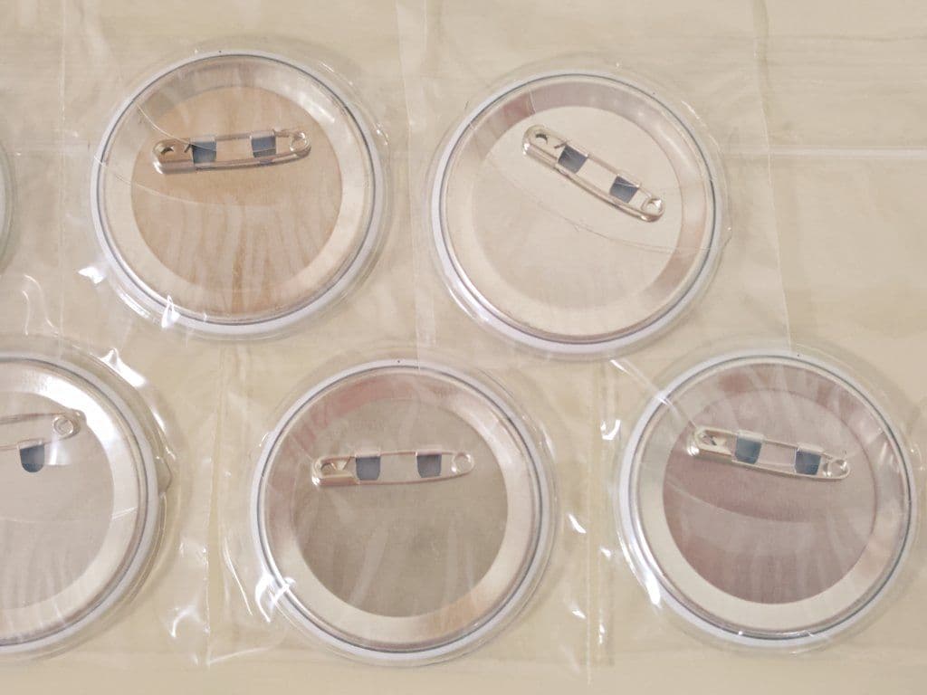 【セール中 非売品】ヘタリア 北欧 ノルウェー アイスランド 特典 缶バッジ