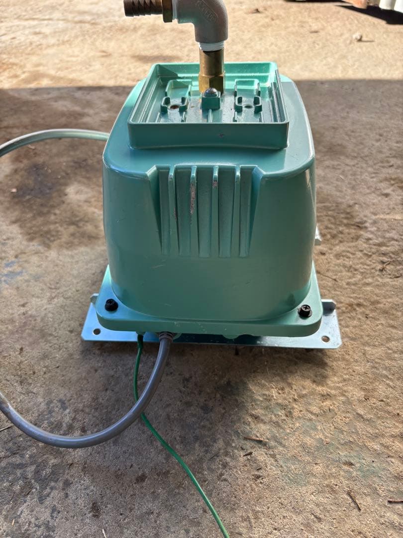 中古品。HIBLOW AIR PUMP HP-150S。